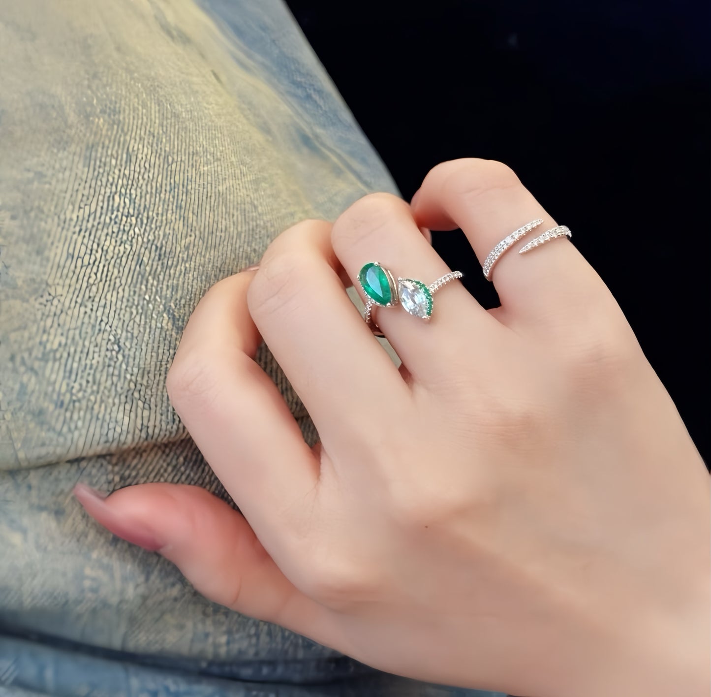 Toi et Moi 18k Gold Diamond Emerald Ring (Item No. VT034）