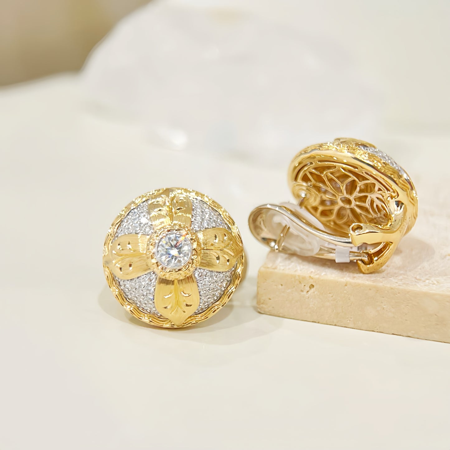 Vintage 18k Gold Diamond Earring (Item No. VT317)