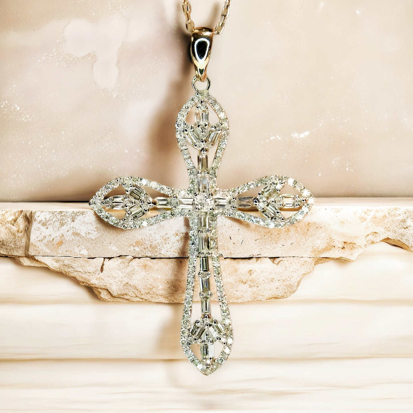 Cross 18k Gold Diamond Pendant (Item No. VT209）