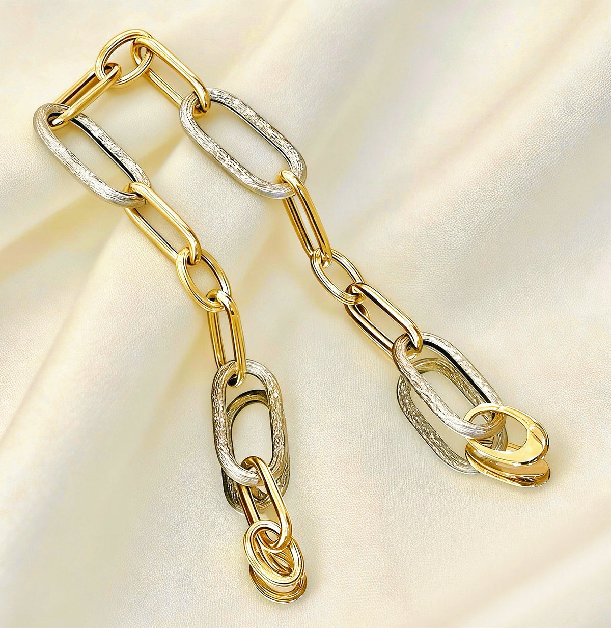 18K Gold Bracelet (Item No. SJB006）