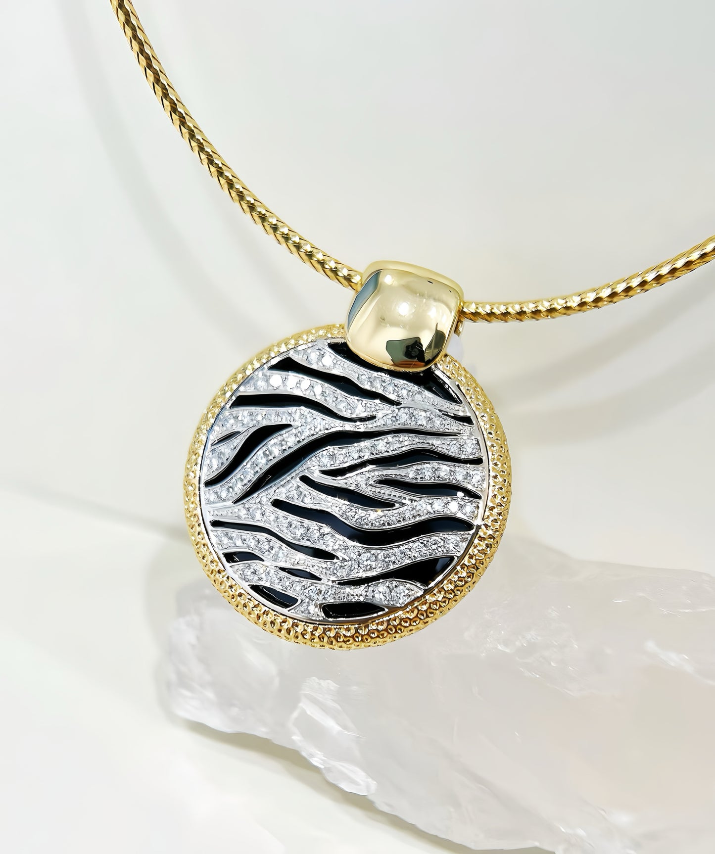 Black Enamel Vintage 18k Gold Diamond Pendant (Item No. VT429）