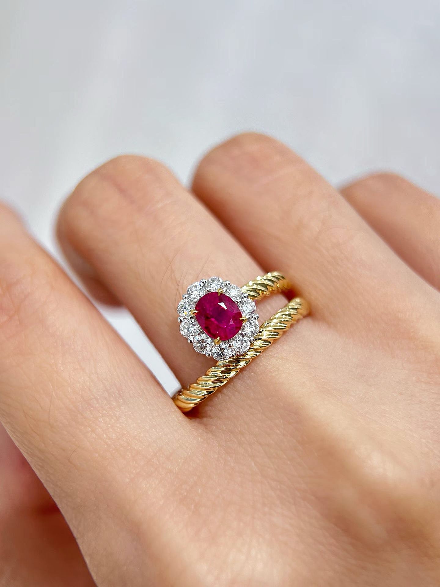 Vintage 18k Gold Diamond Ruby Ring (Item No. VT491）