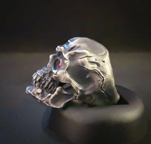 Ruby Eyes Skull Silver Ring  (Item No. R0088)