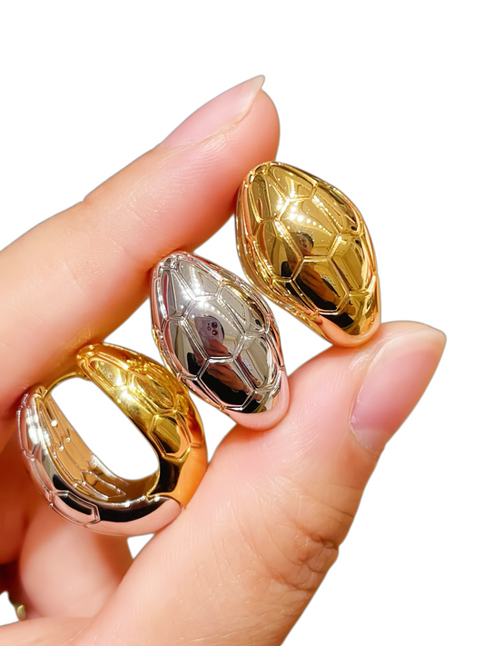 Viper 18k Gold Earring (Item No. HFER001）