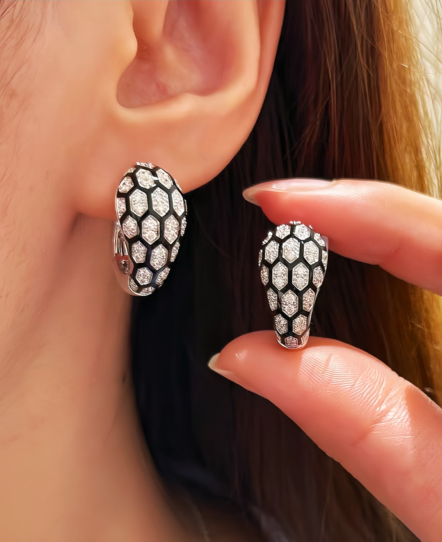 Vintage 18k Gold Diamond Earring (Item No. VT017）