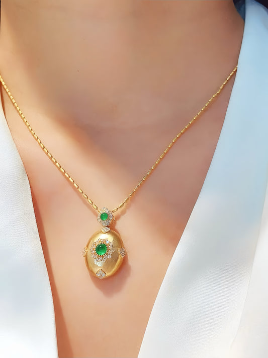 Dice 18k Gold Diamond Pendant (Item No. VT202）