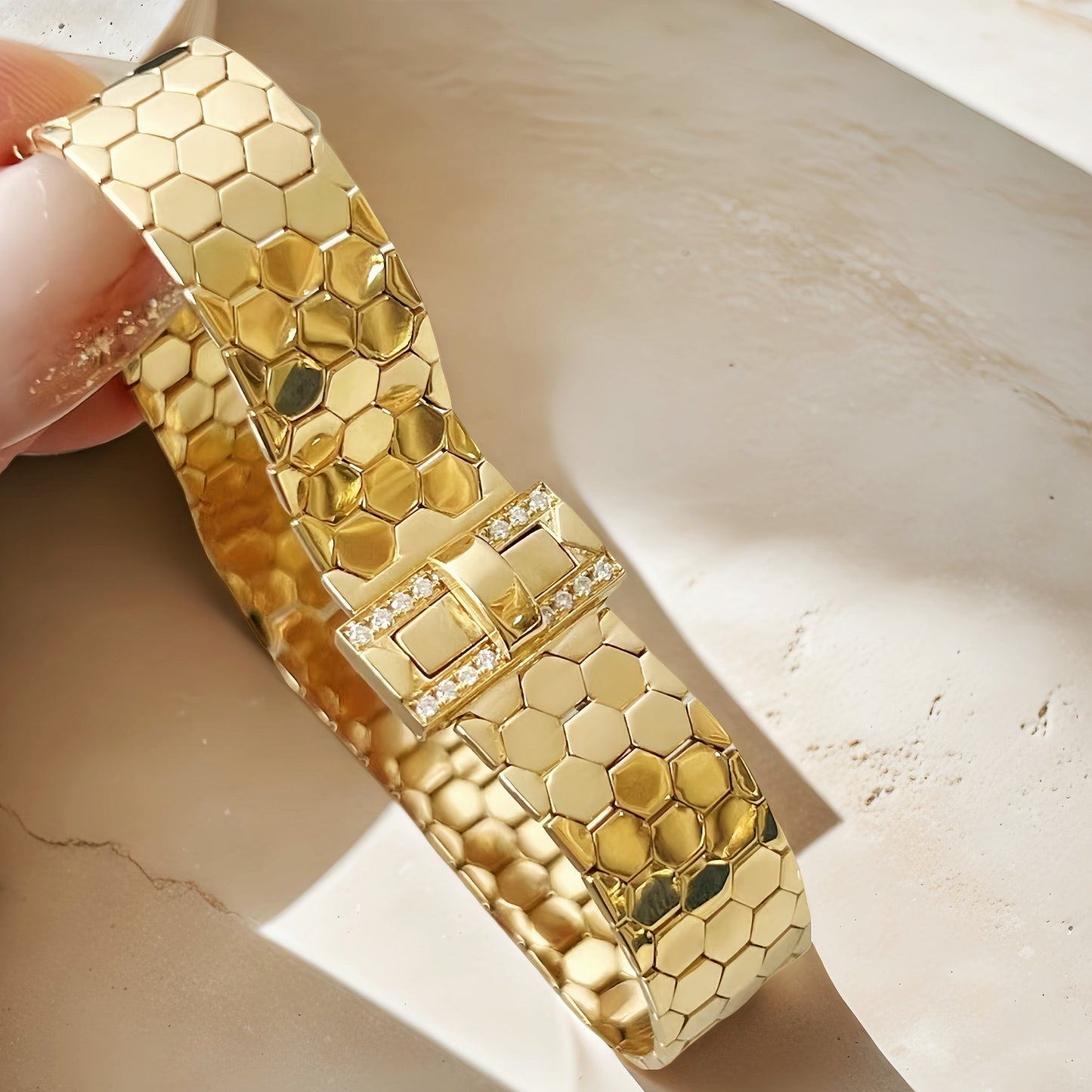 Vintage 18k Gold Diamond Bracelet (Item No. VT132）