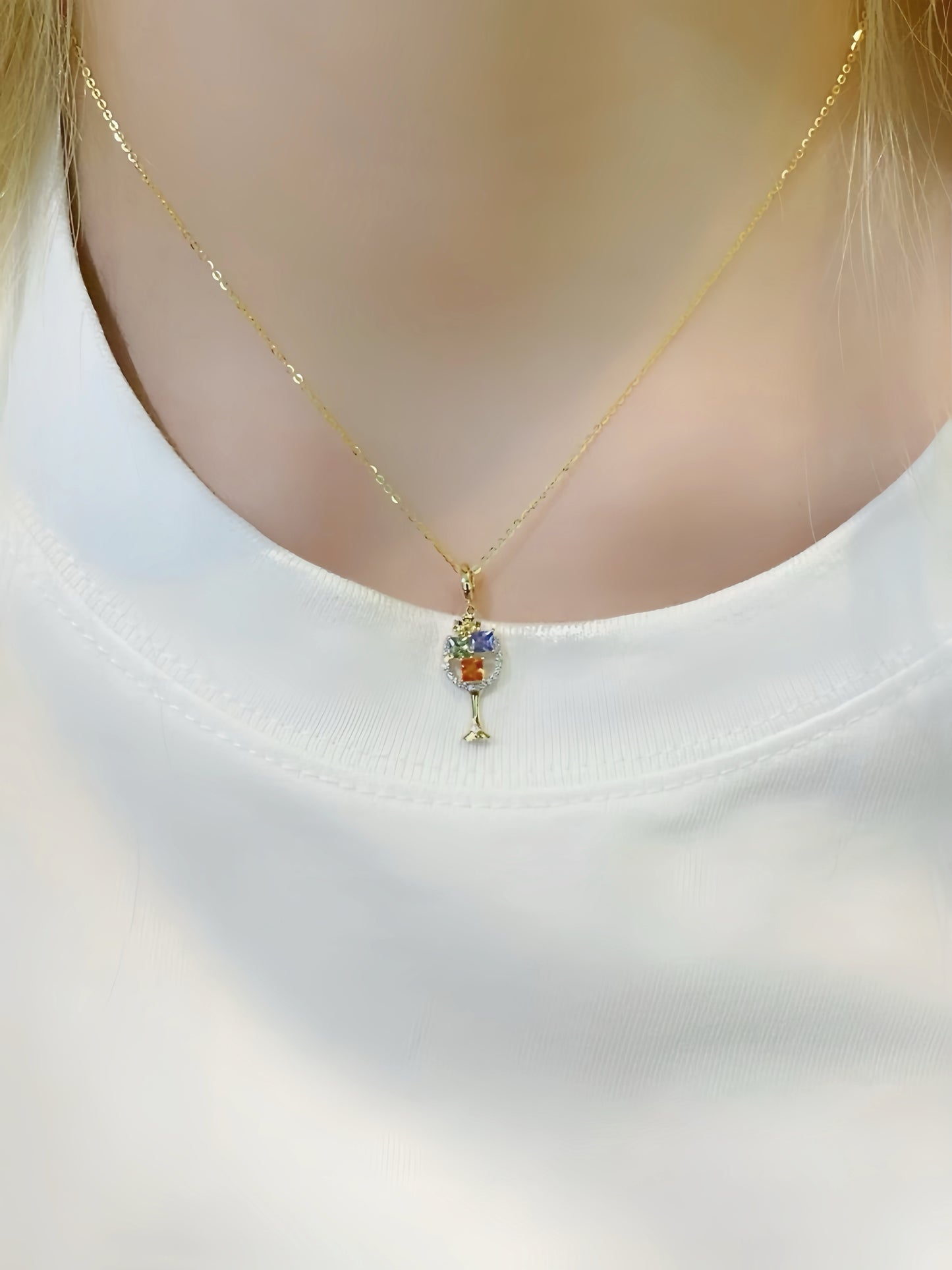 Beverage Glass 18k Gold Diamond Sapphire Pendant (Item No. VT167）