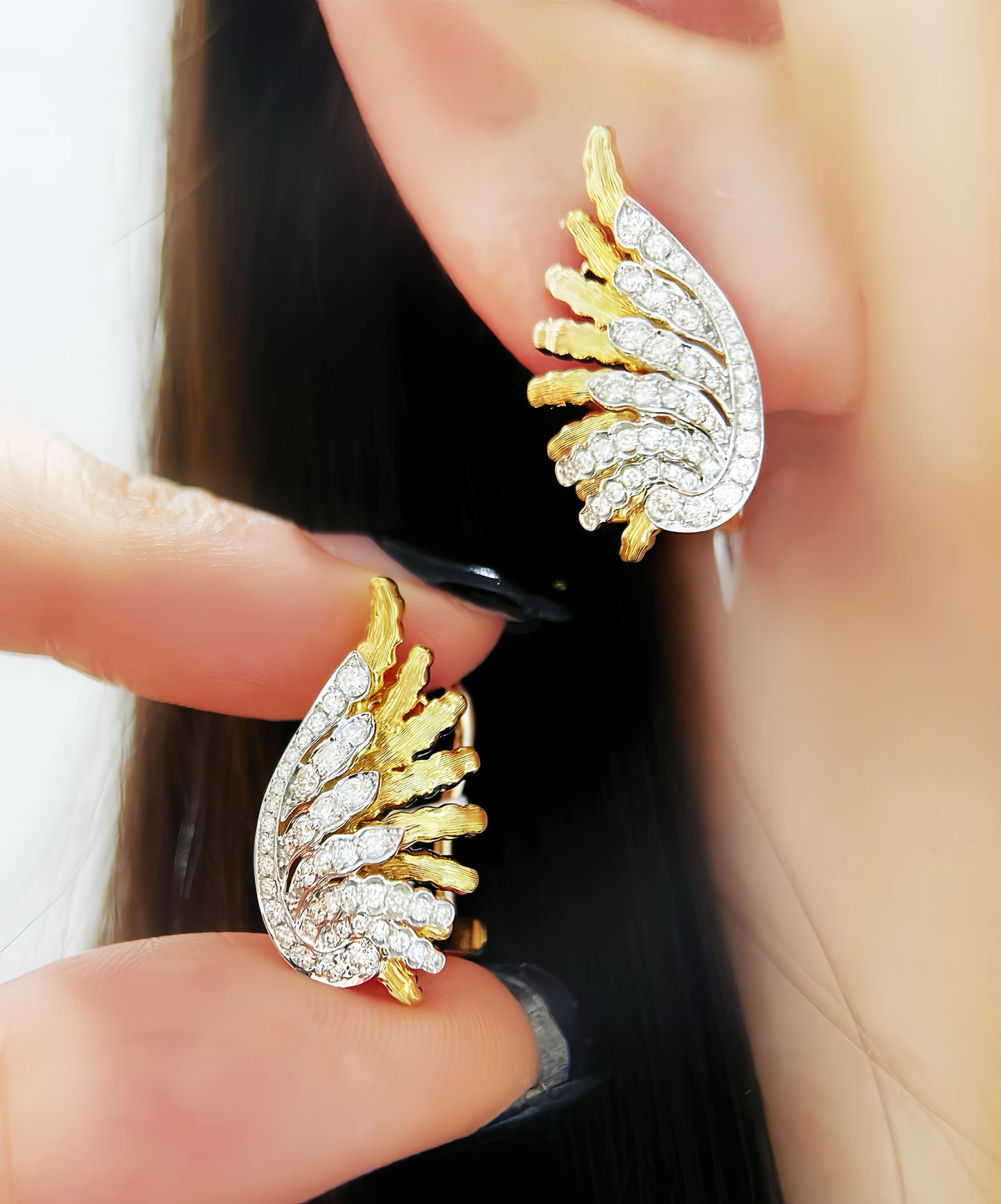 Feather Vintage 18k Gold Diamond Earring (Item No. VT325)