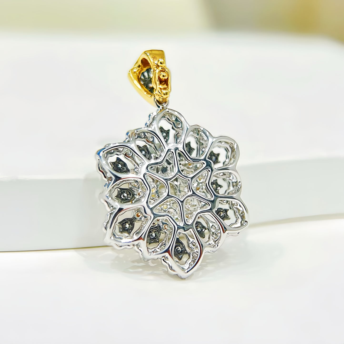 Flower Black Lace Vintage 18k Gold Diamond Pendant (Item No. VT269)