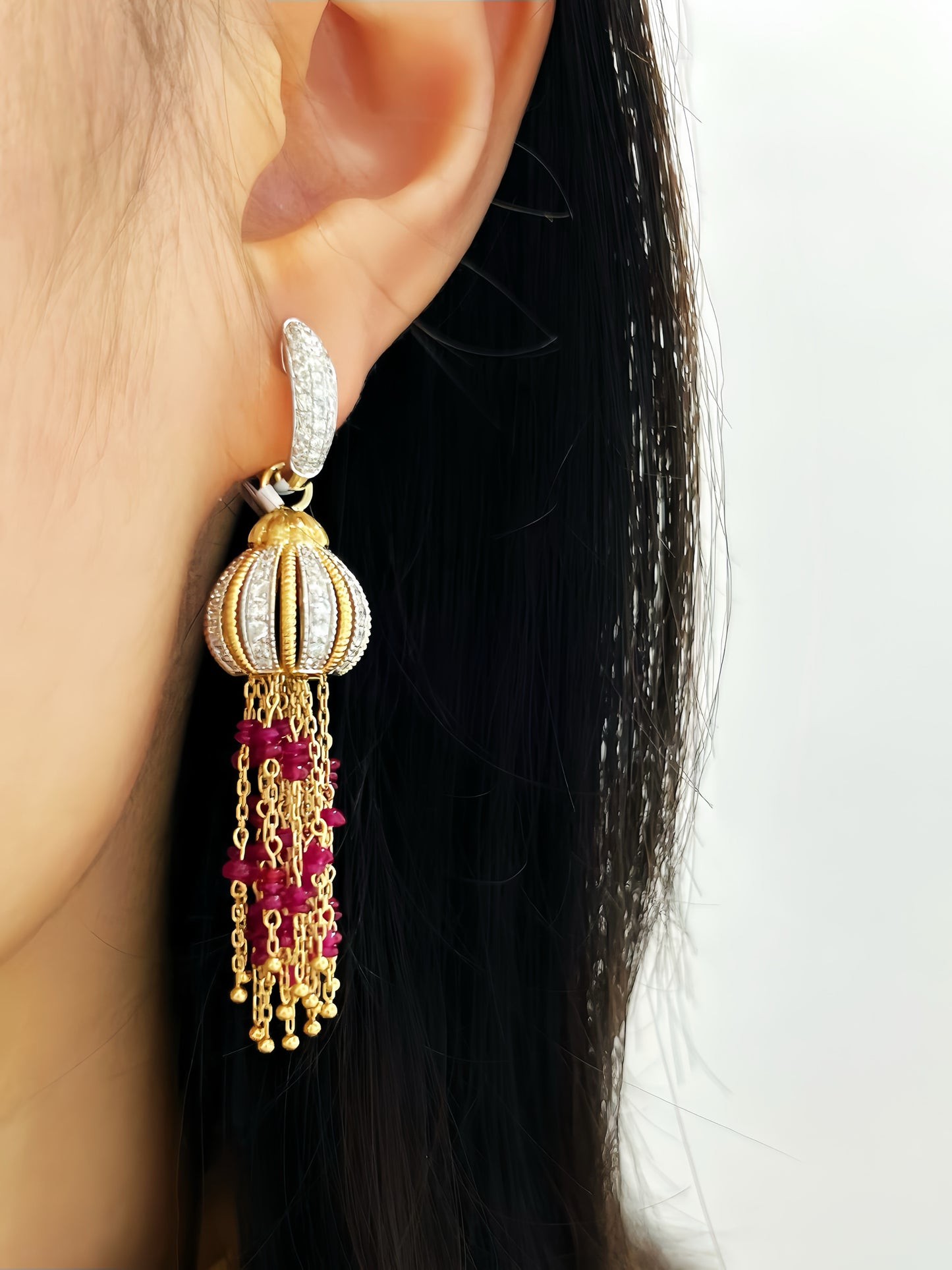 Grape 18k Gold Diamond Ruby Earring (Item No. VT377）