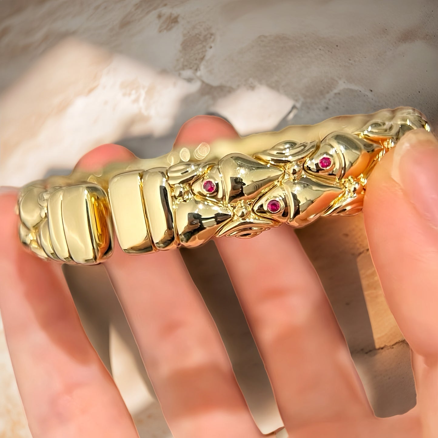 Fish Scale 18k Gold Diamond Bracelet (Item No. VT219）