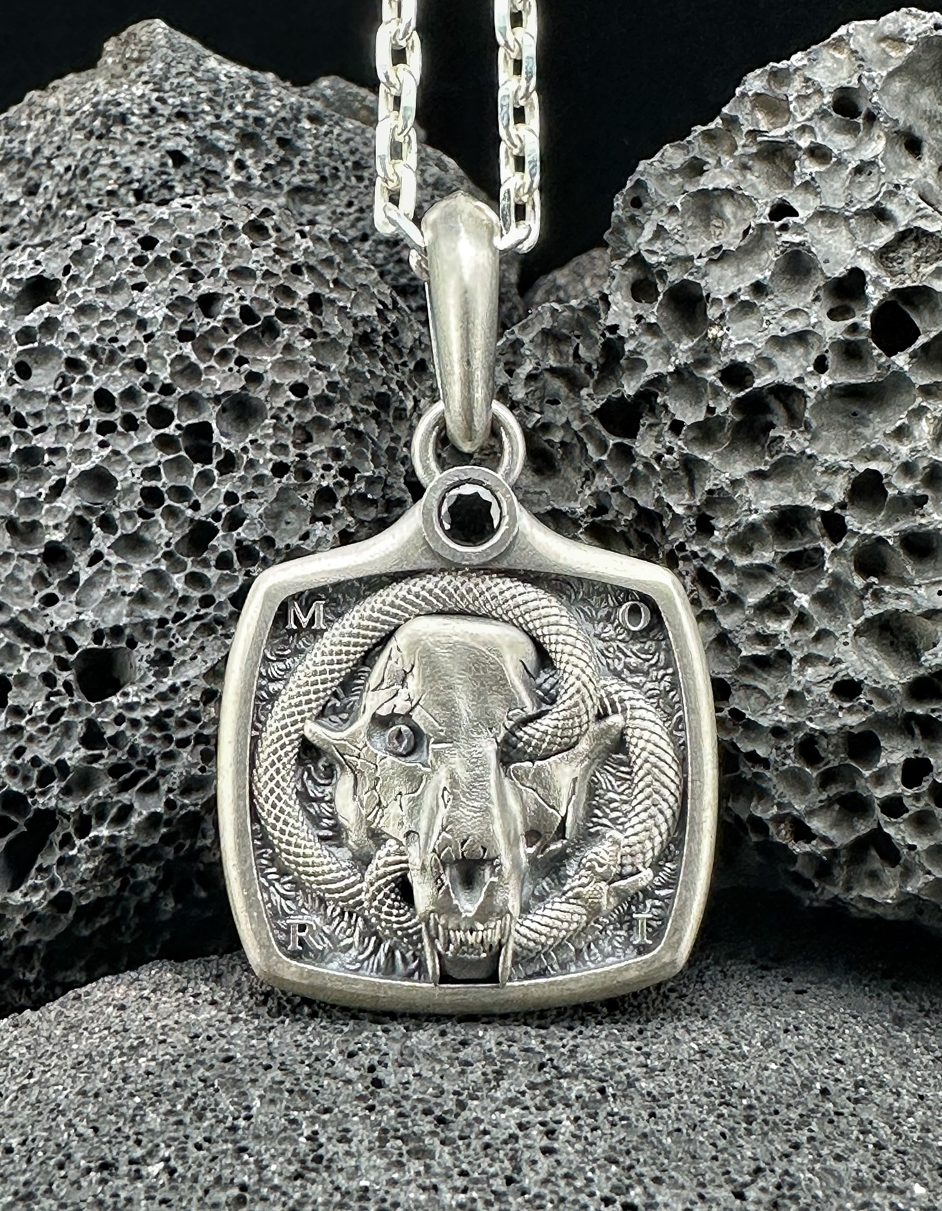 The Pendant Of The Mori Hound (Item No. KYP02)