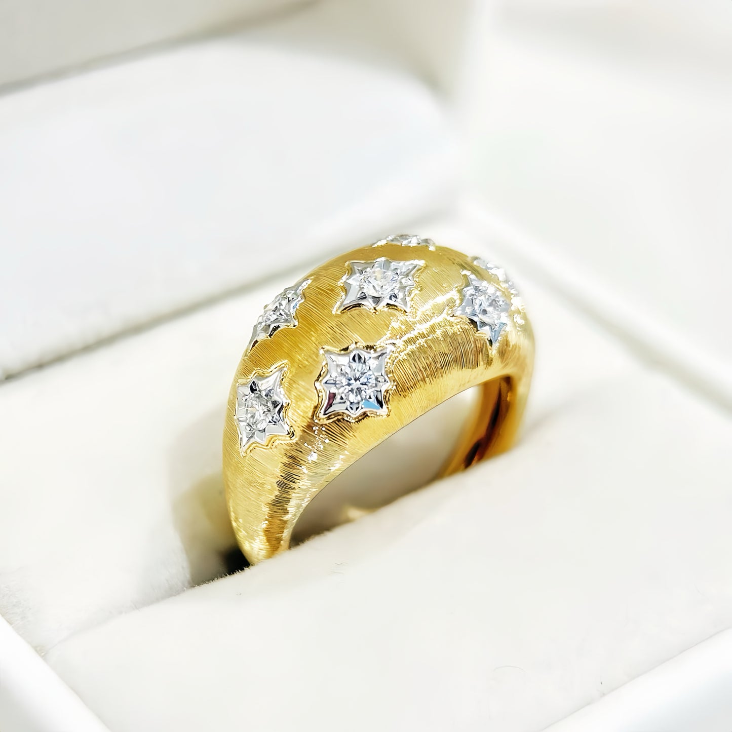 Vintage 18k Gold Diamond Ring (Item No. VT309)