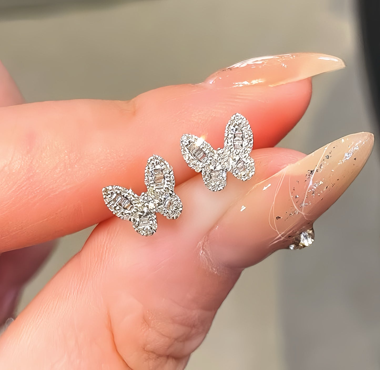 Butterfly 18k Gold Diamond Earring (Item No. VT083）