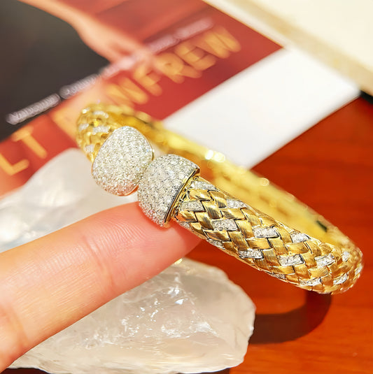 Weaving Vintage 18k Gold Diamond Bracelet (Item No. VT351)
