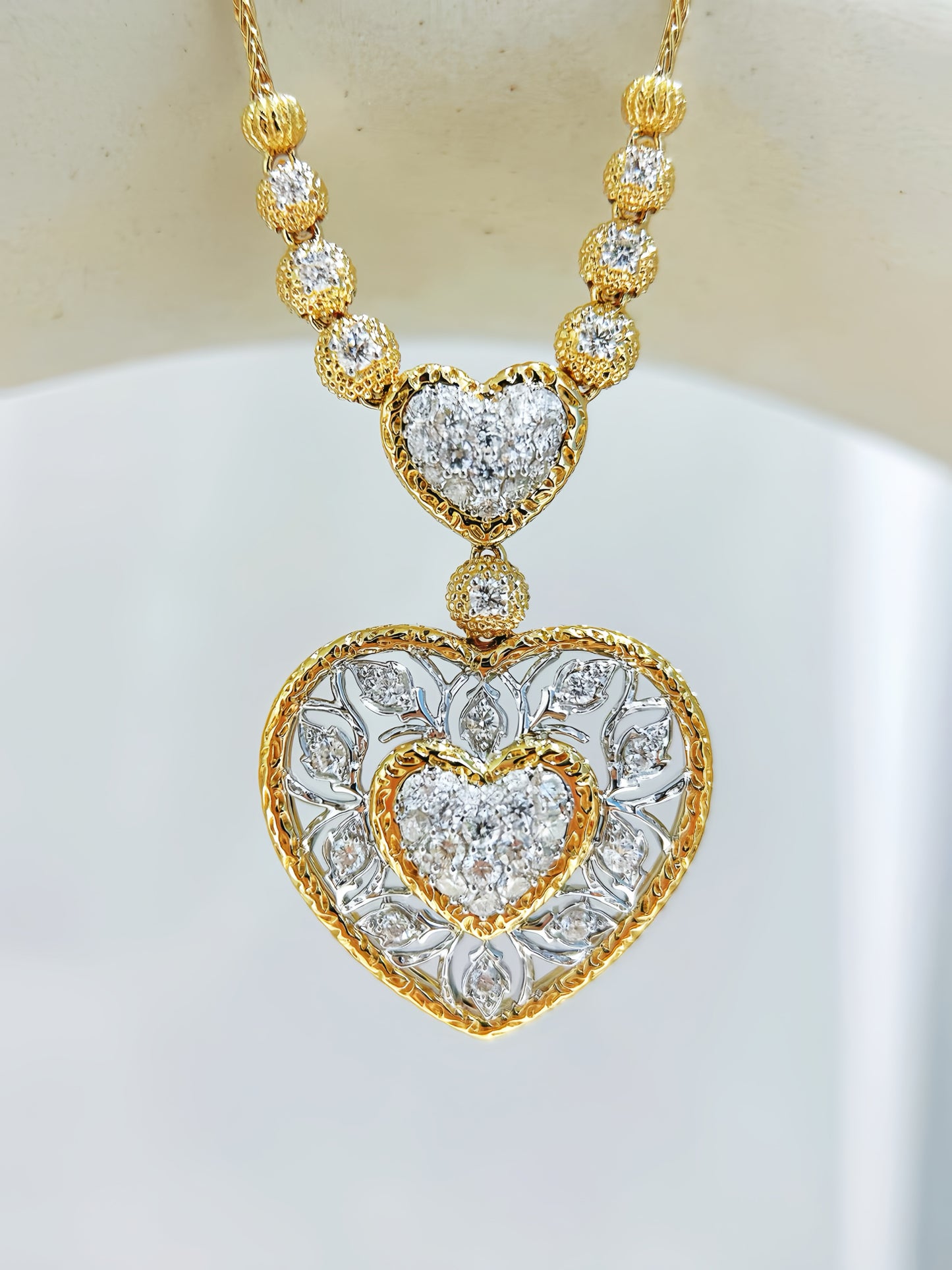 Heart Vintage 18k Gold Diamond Pendant (Item No. VT436）