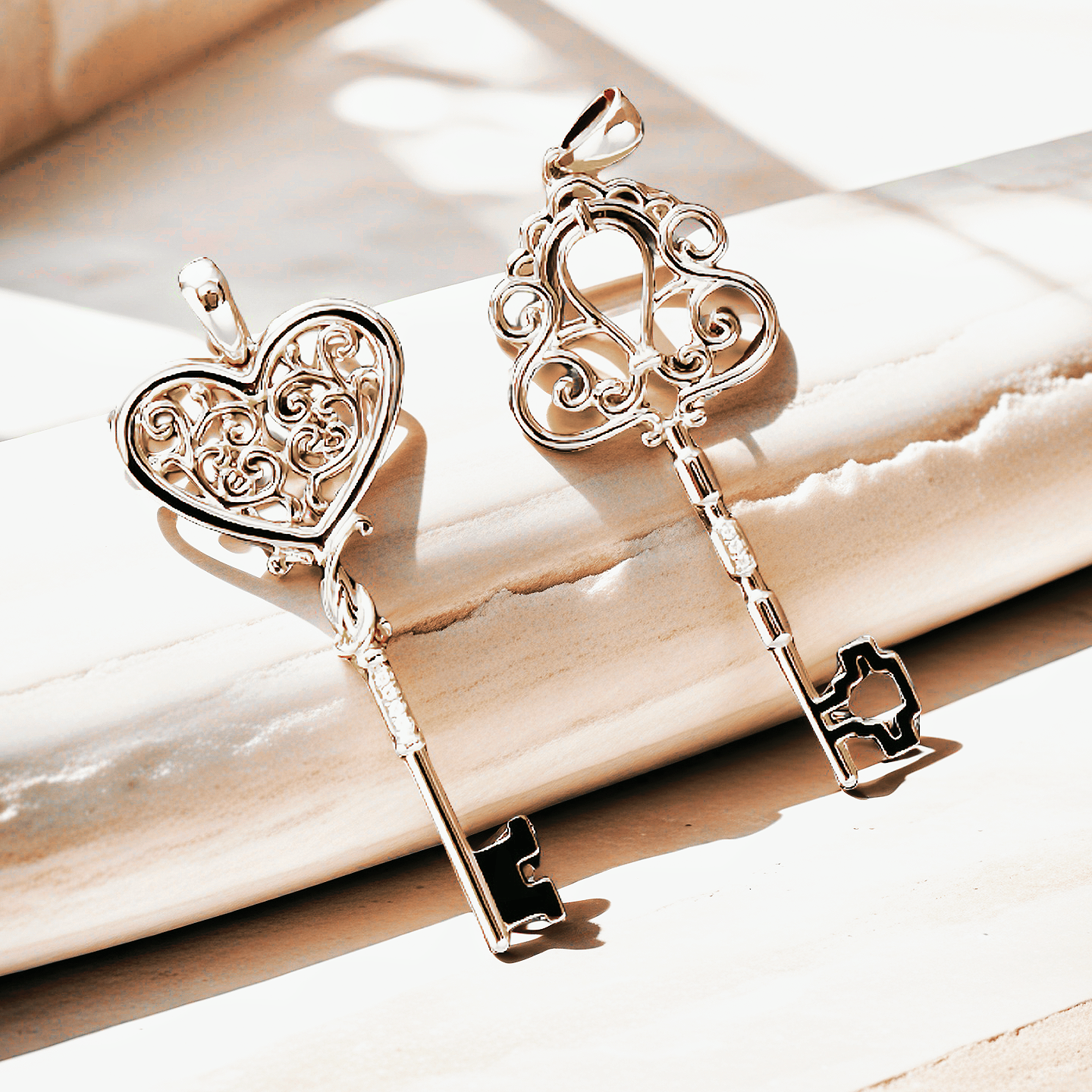 Renaissance Key Diamond 925 Sterling Silver/9k/14k/18k Gold Pendant (Item No. GP0002）