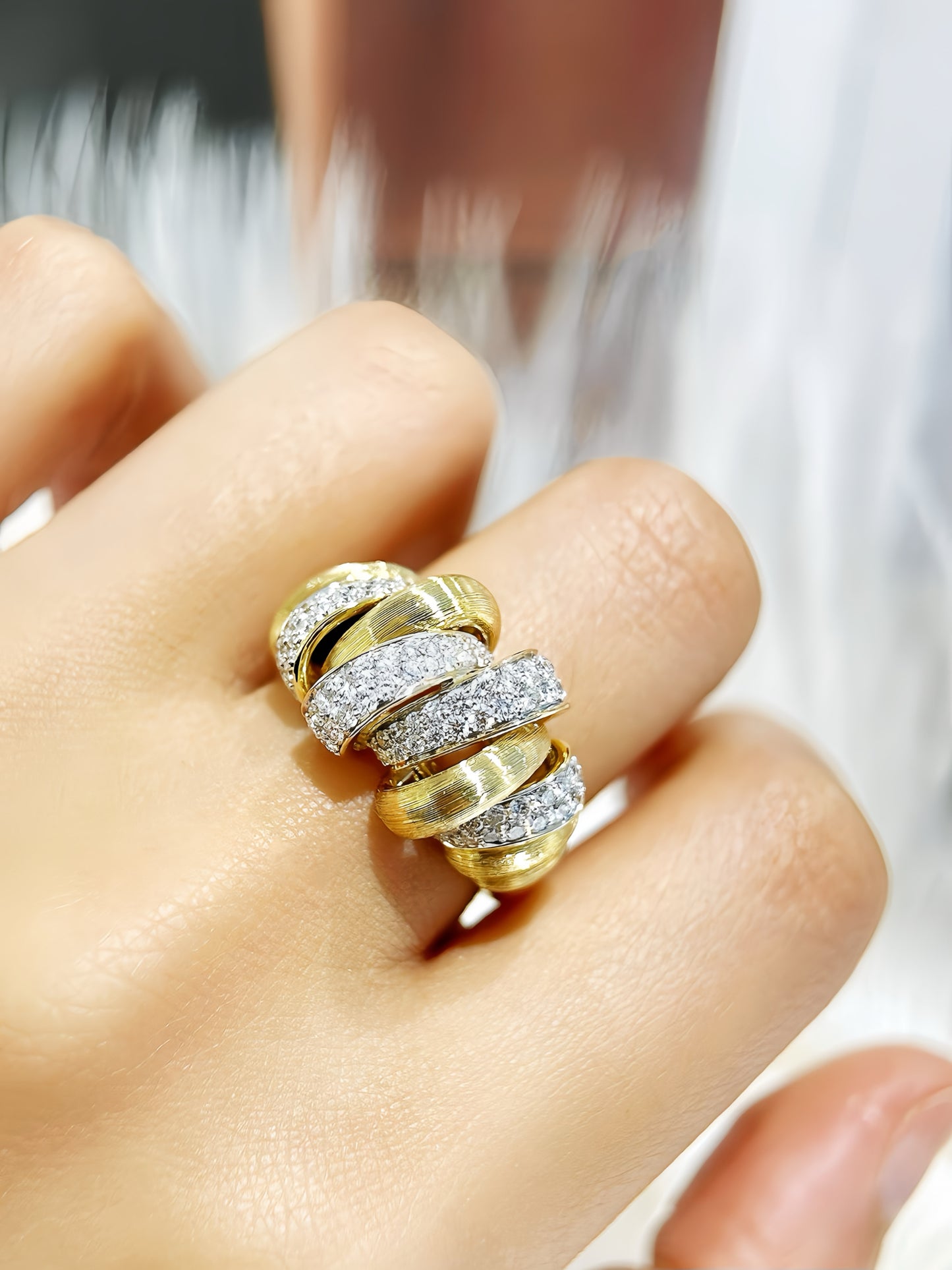Vintage 18k Gold Diamond Ring (Item No. VT334)