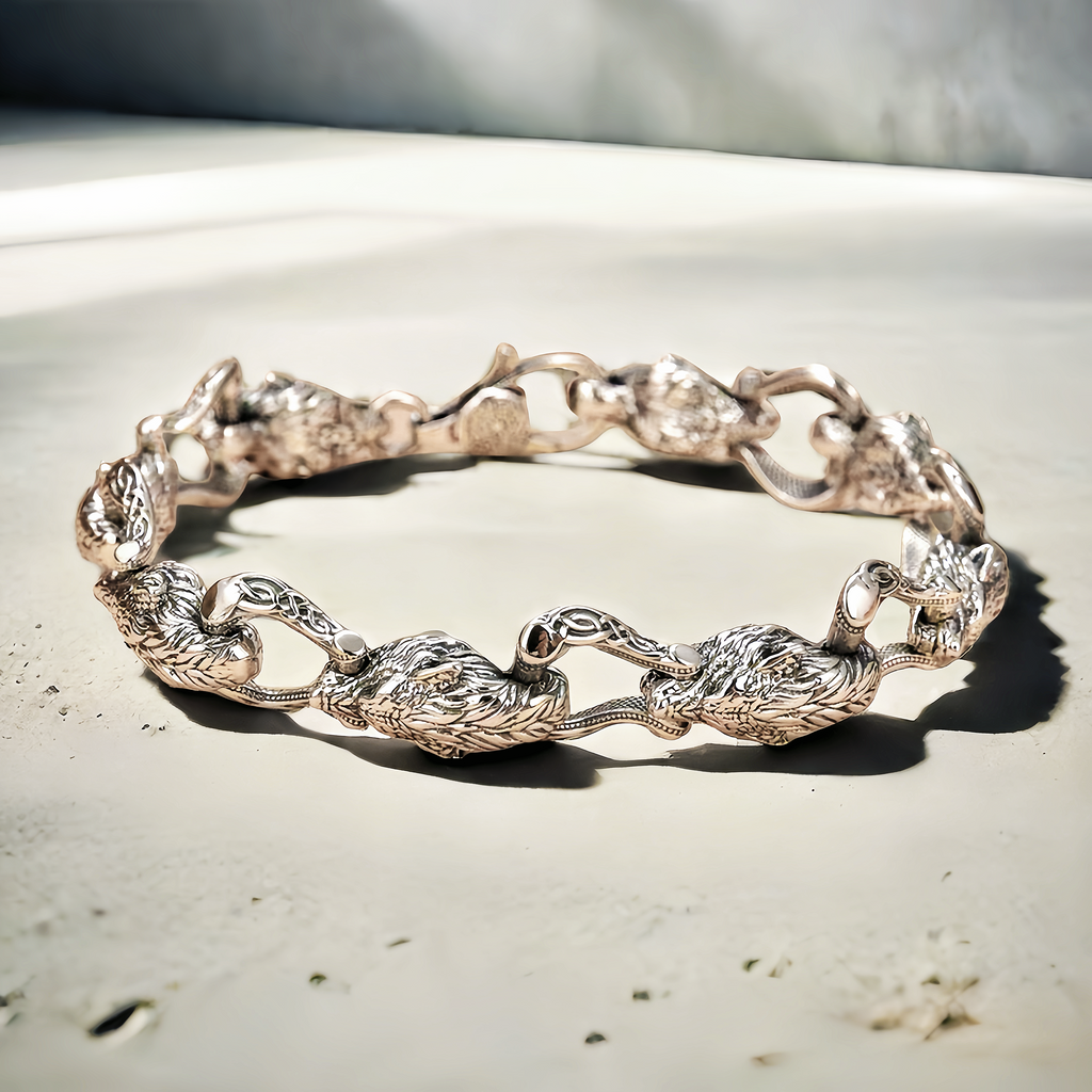 Wolf Silver Bracelet (Item No. B0675）