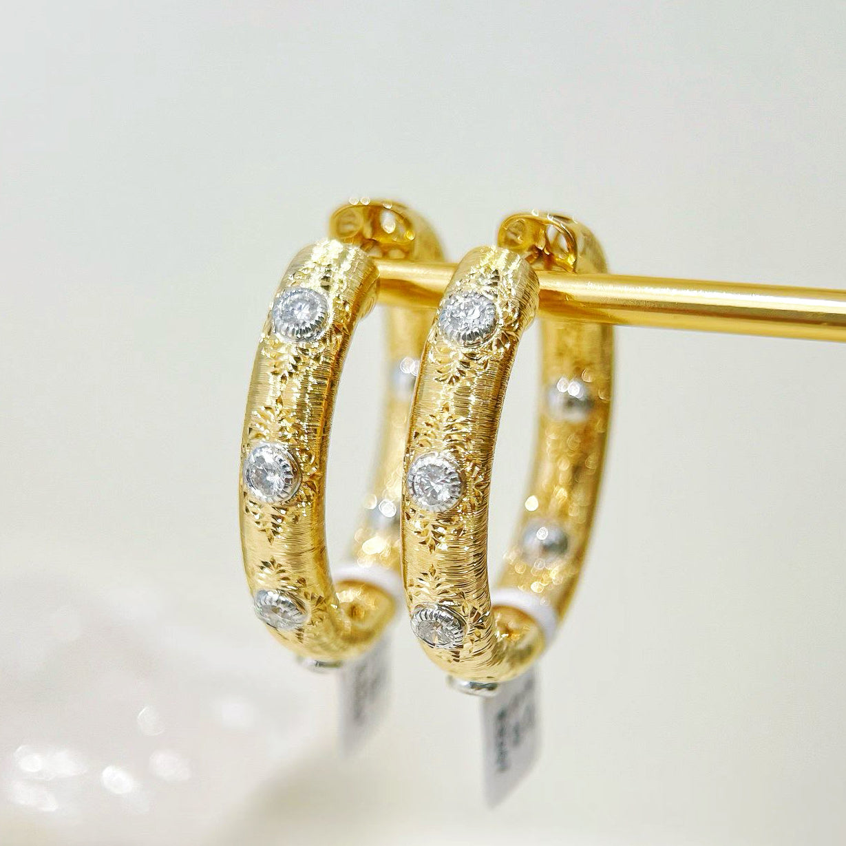 Vintage 18k Gold Diamond Earring (Item No. VT361)