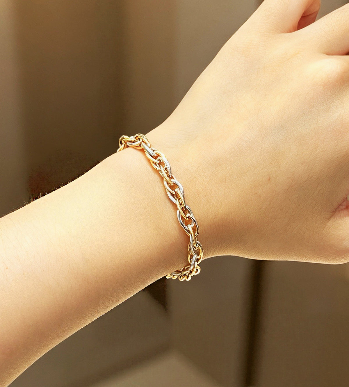 Curb Link 18K Gold Bracelet (Item No. SJB001）