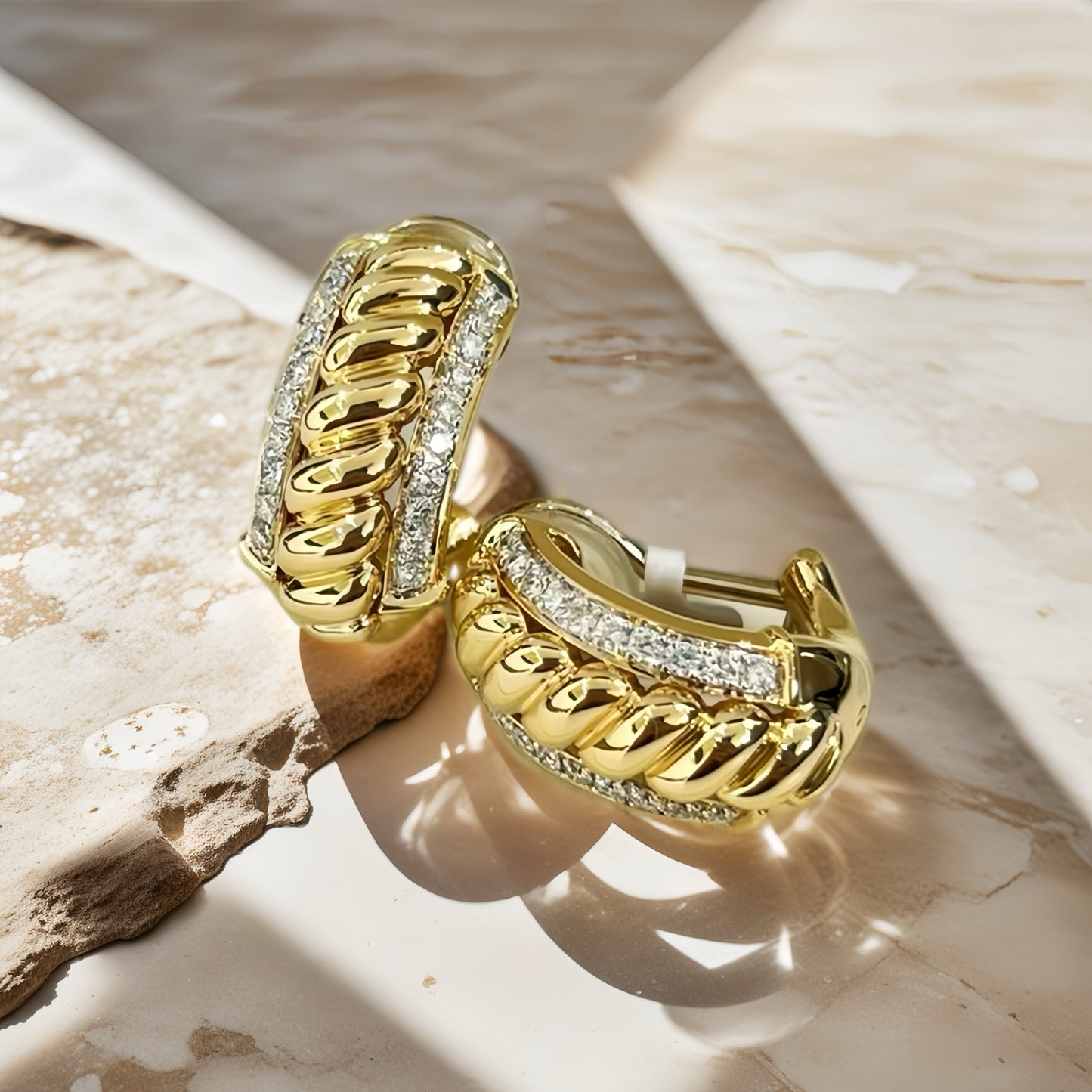 Vintage Weaving 18k Gold Diamond Earring (Item No. VT144）