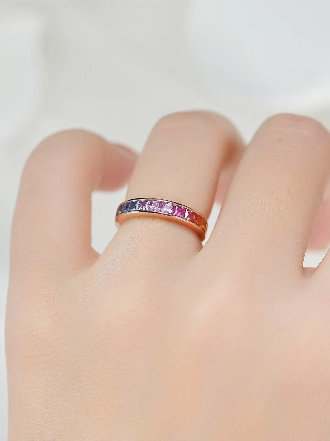 2.5mm Rainbow Sapphire 18k Gold Ring (Item No. SA111）