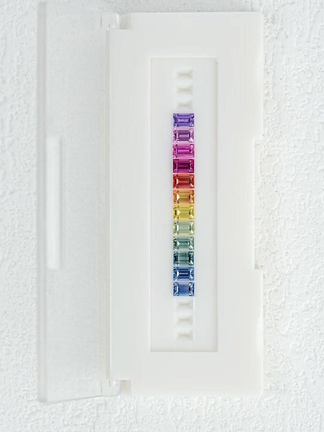 Rainbow Sapphire 18k Gold Pendant (Item No. SA123）