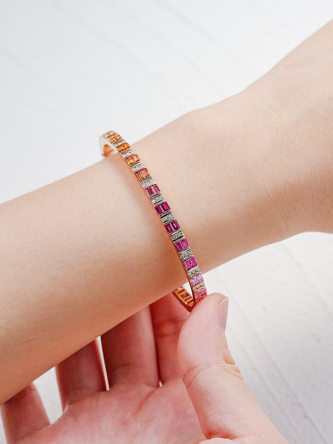 Rainbow Sapphire 18k Gold Bracelet (Item No. SA139）
