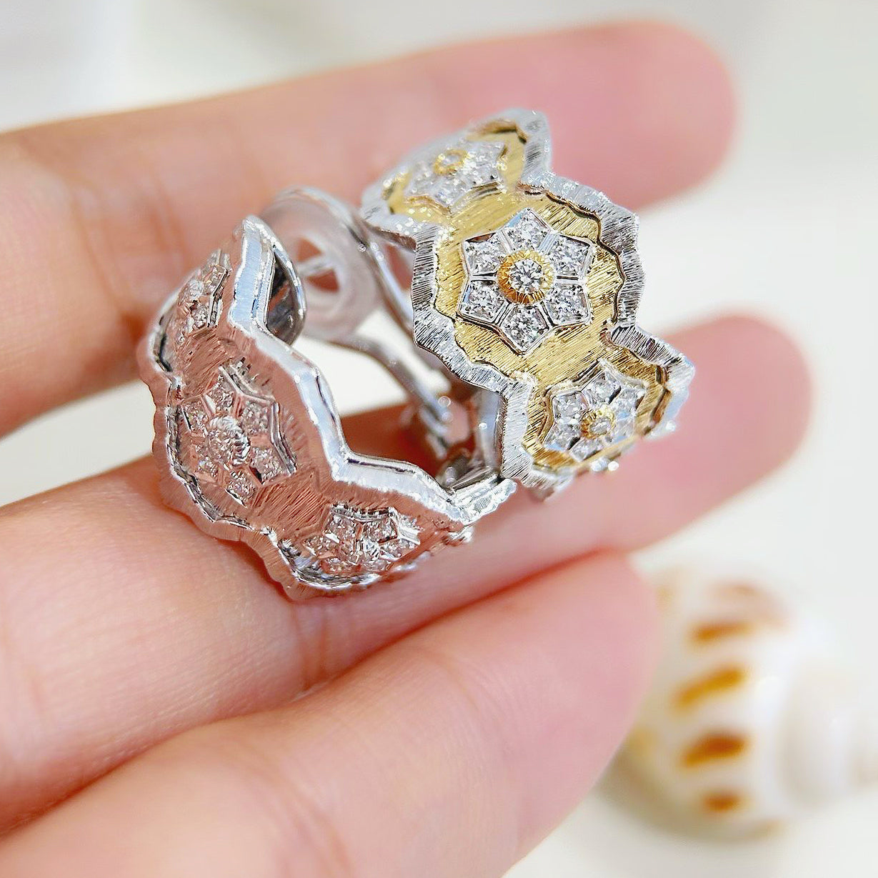 Vintage 18k Gold Diamond Earring (Item No. VT362)