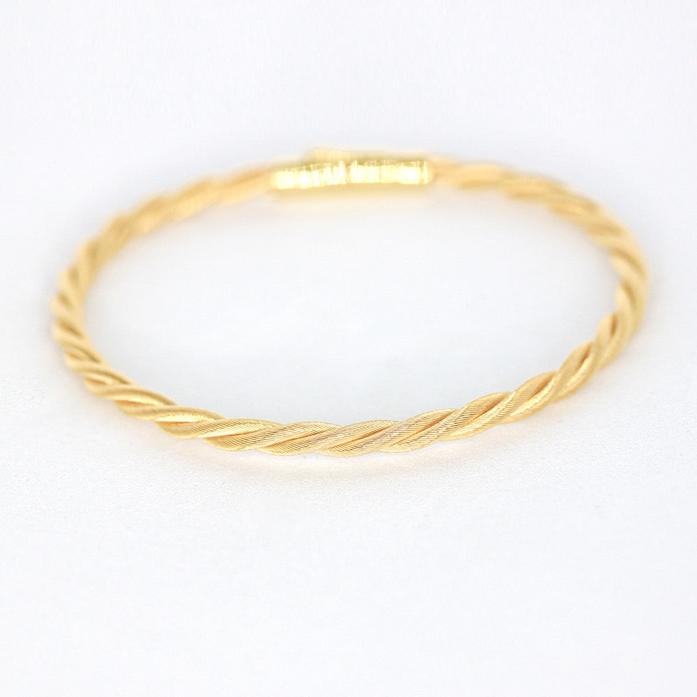 Twisted 18K Gold Bracelet (Item No. SH091CB)