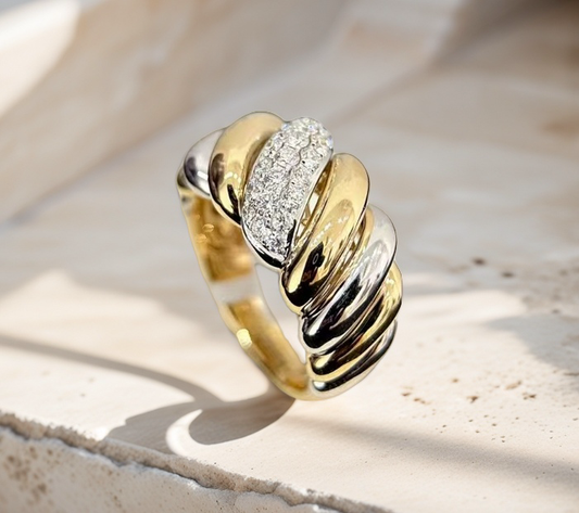 Vintage 18k Gold Diamond Ring (Item No. VT019）