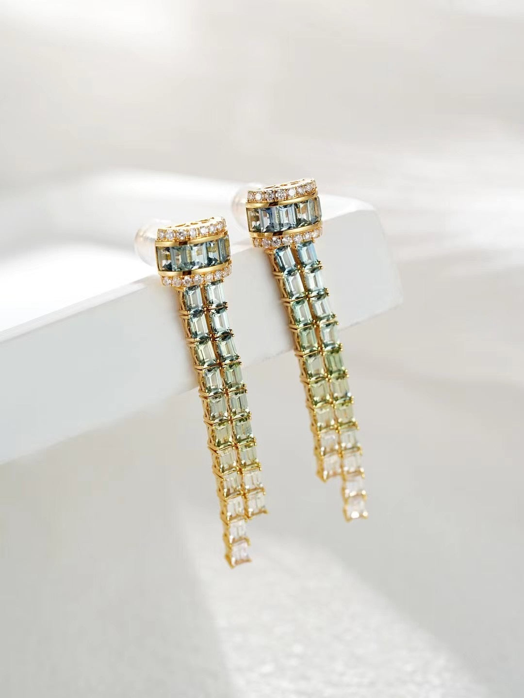 Rainbow Sapphire 18K Gold Earring (Item No. SA023）