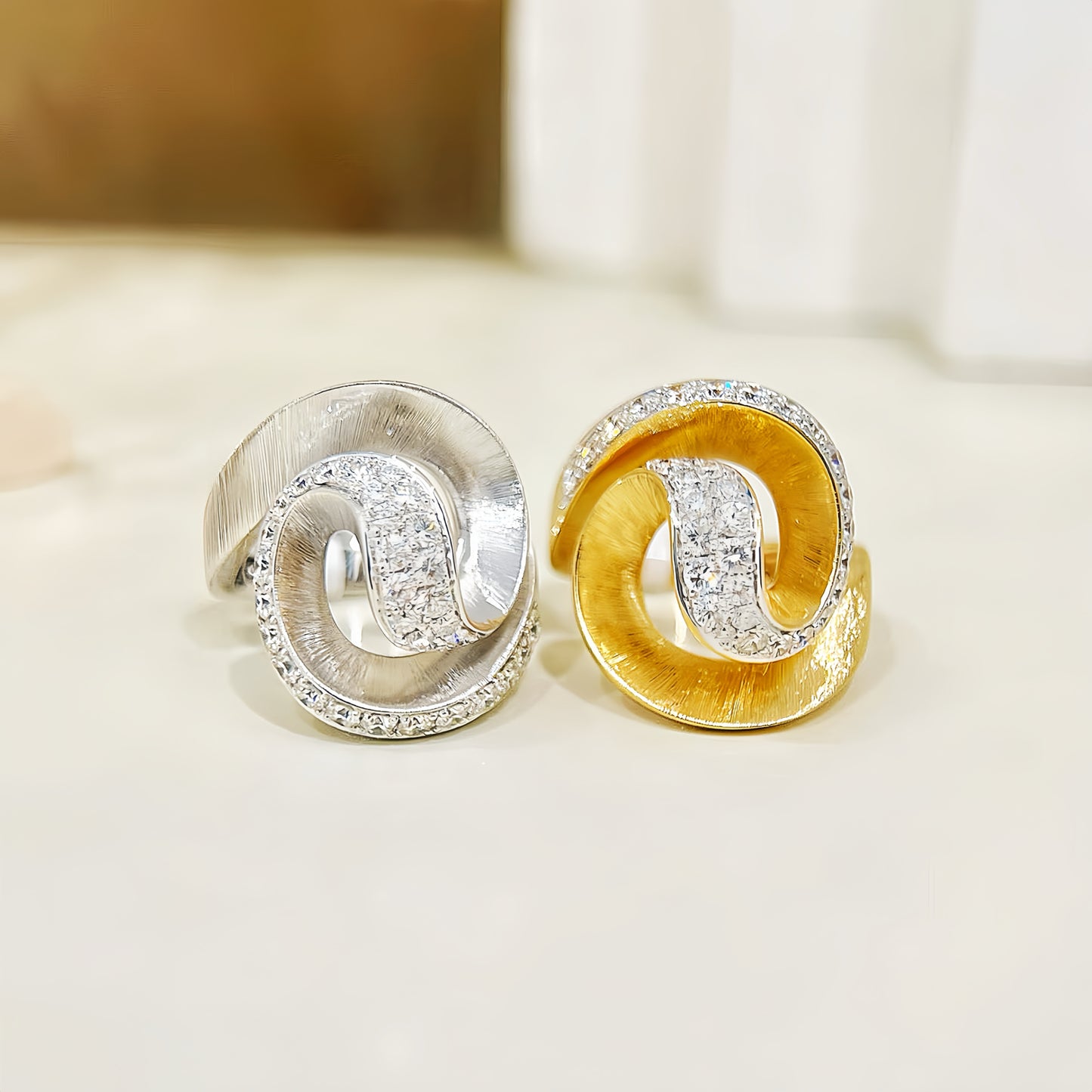 Dual Flow 18k Gold Diamond Ring (Item No. VT 279)