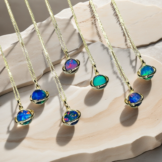 Globe 18k Gold Diamond Opal Pendant (Item No. VT106）