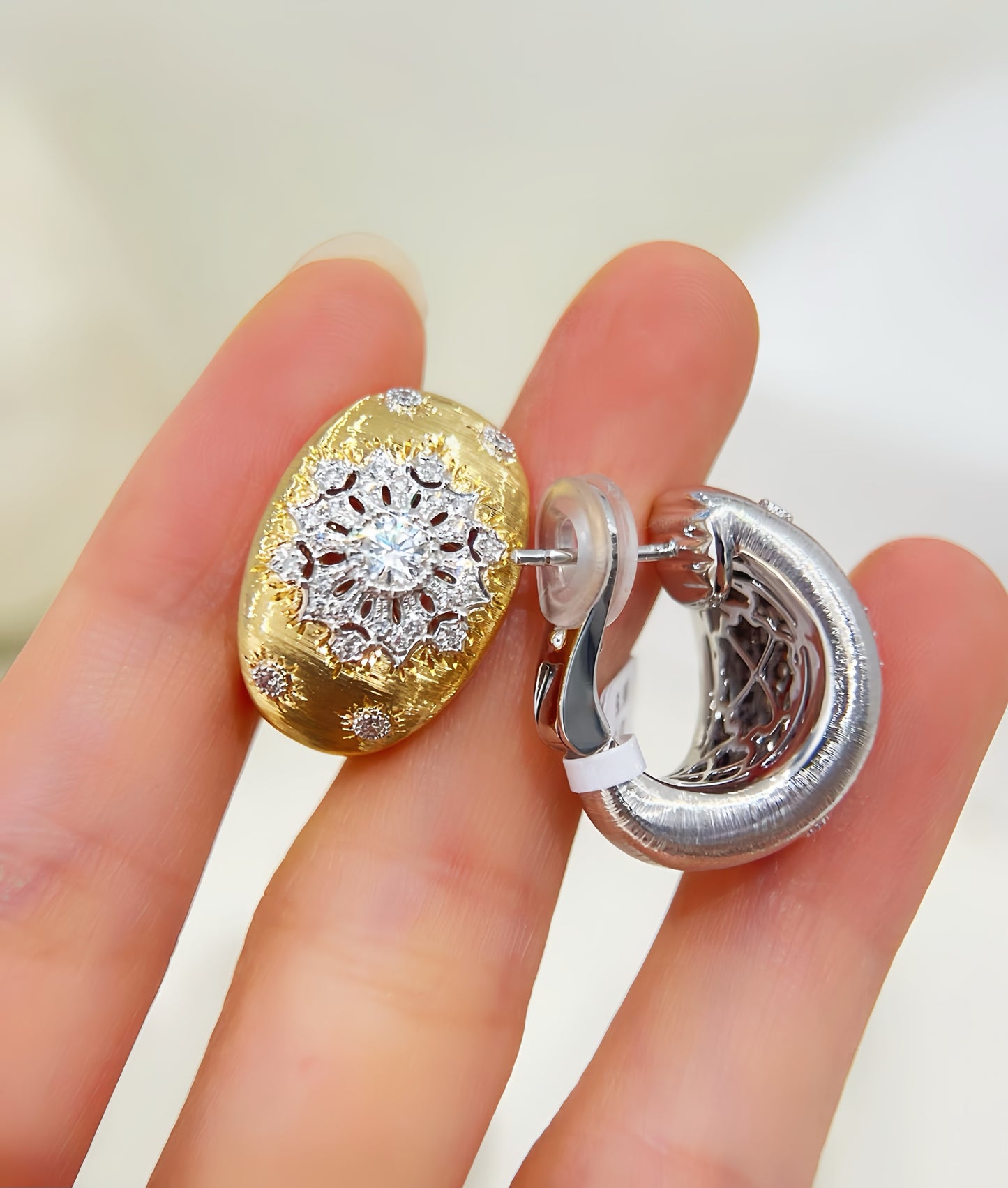 Vintage 18k Gold Diamond Earring (Item No. VT397）