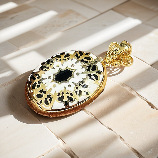 Vintage 18k Gold Diamond Pendant (Item No. VT141）