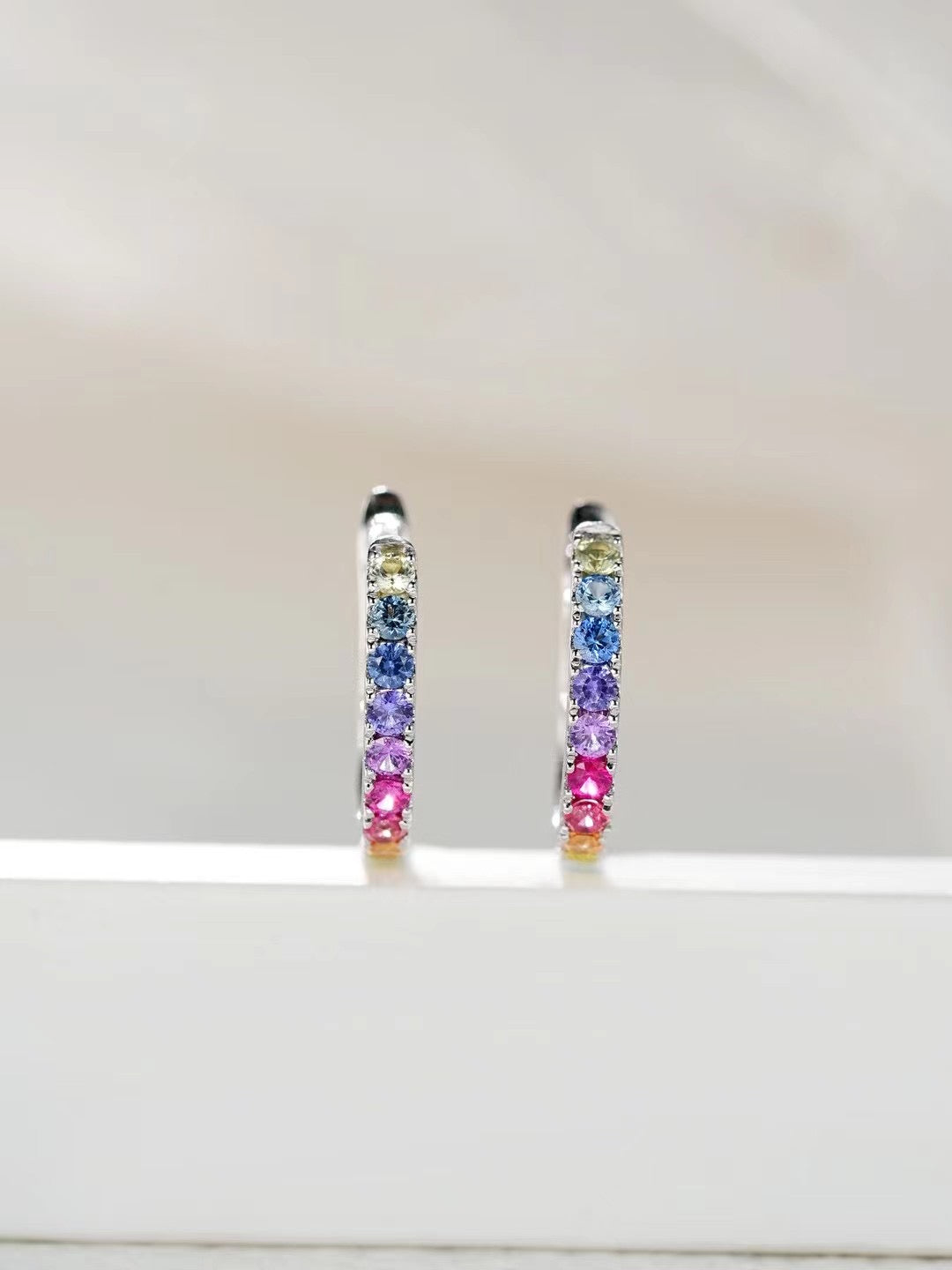 Rainbow Sapphire 18K Gold Earring (Item No. SA002）