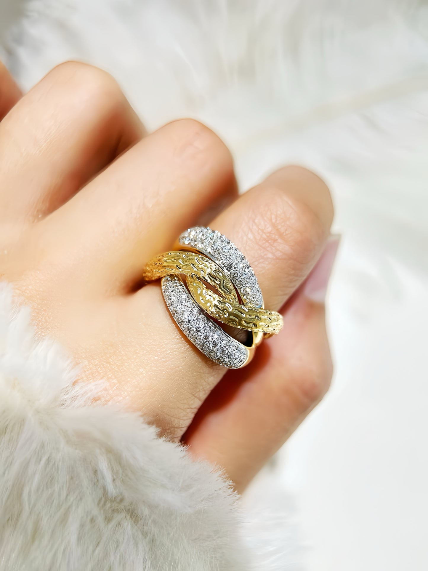 Vintage 18k Gold Diamond Ring (Item No. VT333)
