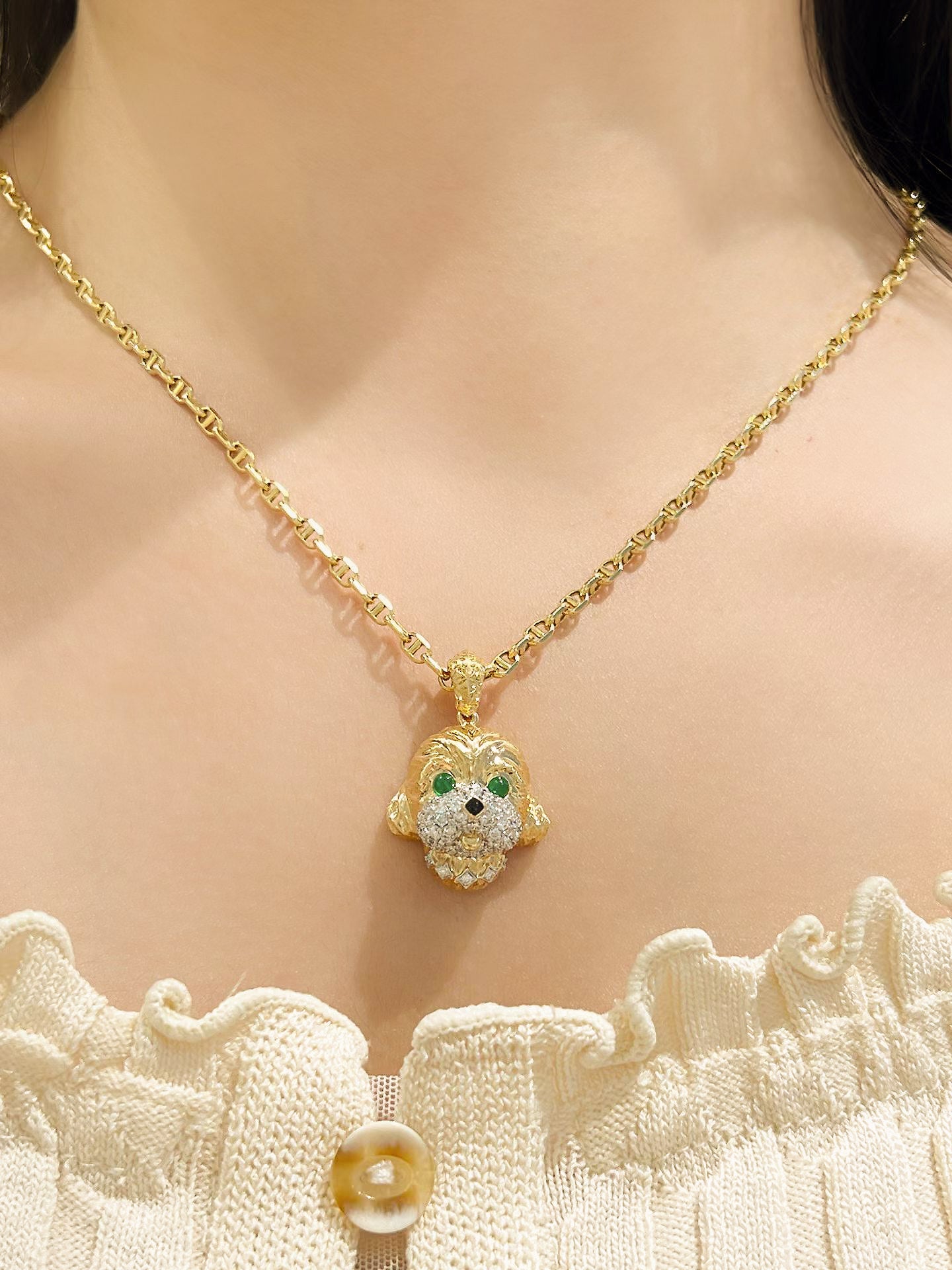 Dog Vintage 18k Gold Diamond Pendant (Item No. VT359）