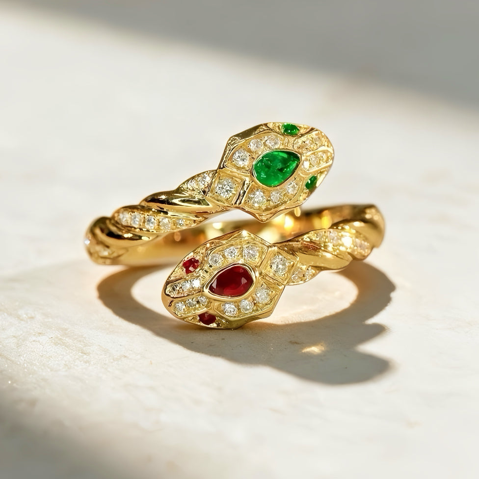 Snake 18k Gold Emerald Ruby Diamond Ring (Item No. VT179）