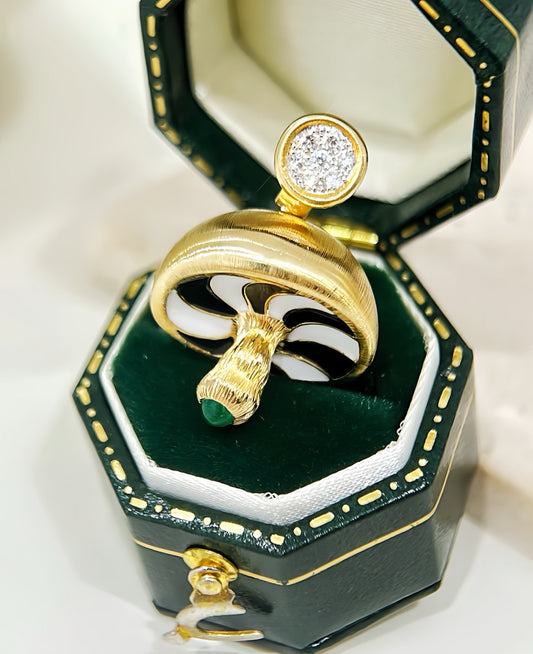 Mushroom Vintage 18k Gold Diamond Pendant (Item No. VT367）