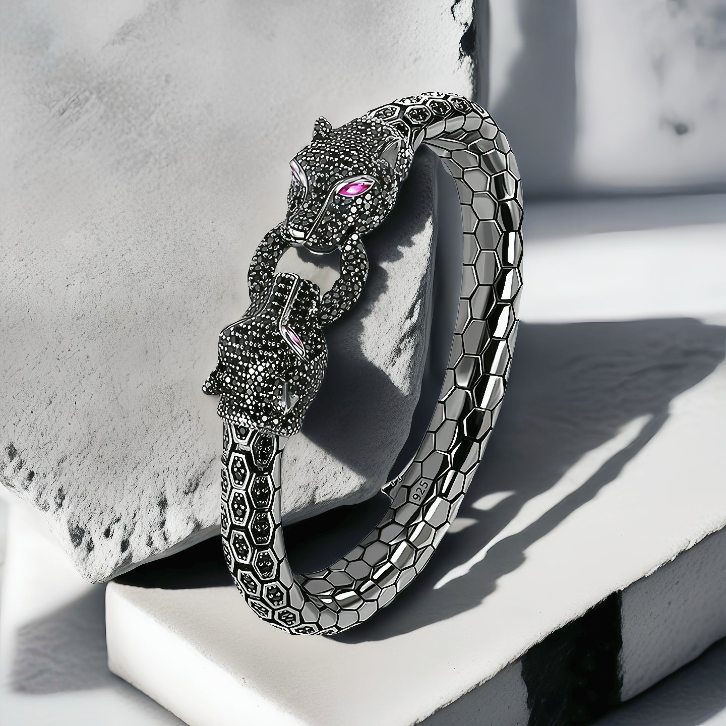 Panther Fashion Silver Bracelet (Item No. B0694）