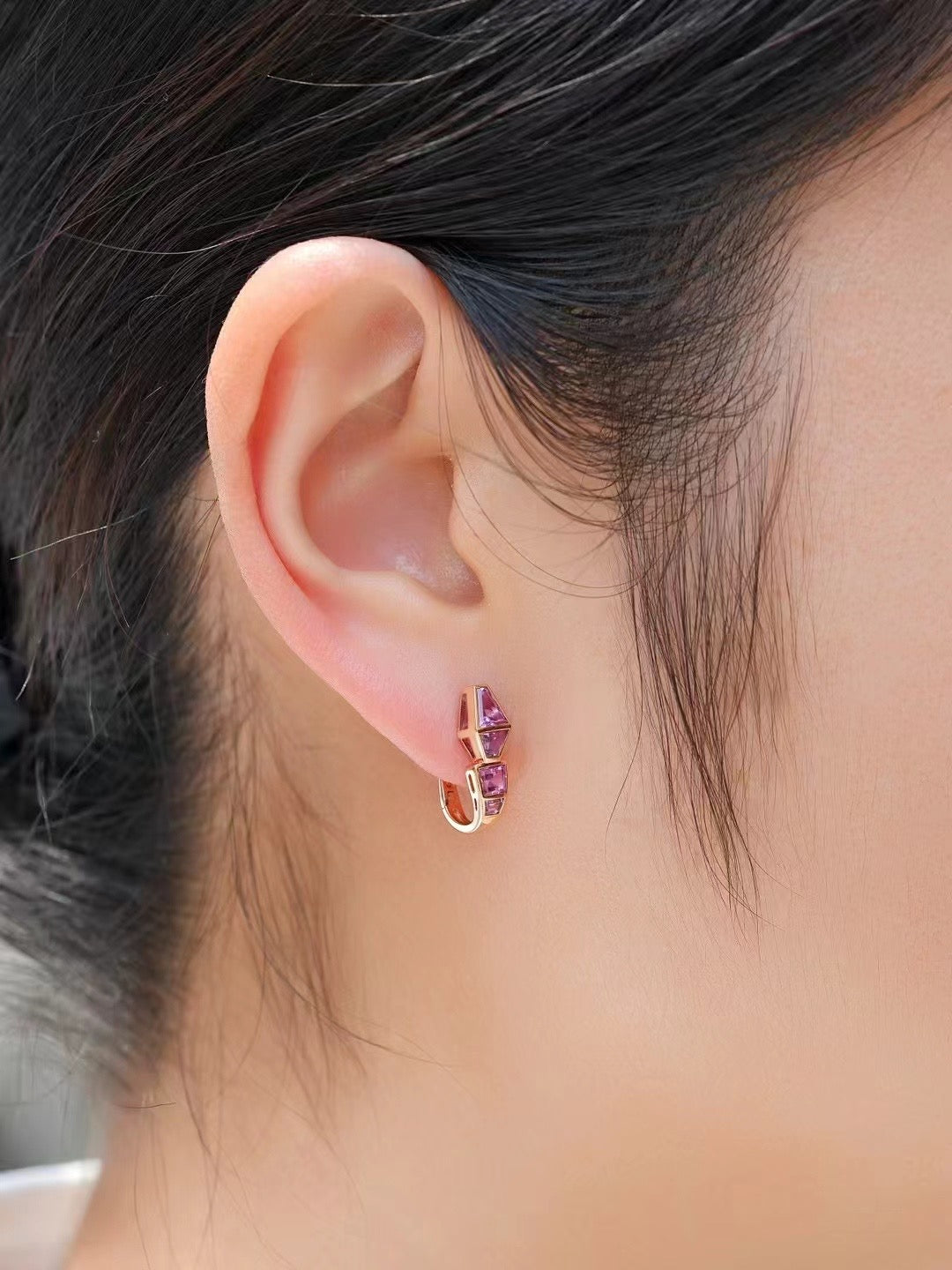 Snake Rainbow Sapphire 18K Gold Earring (Item No. SA008）