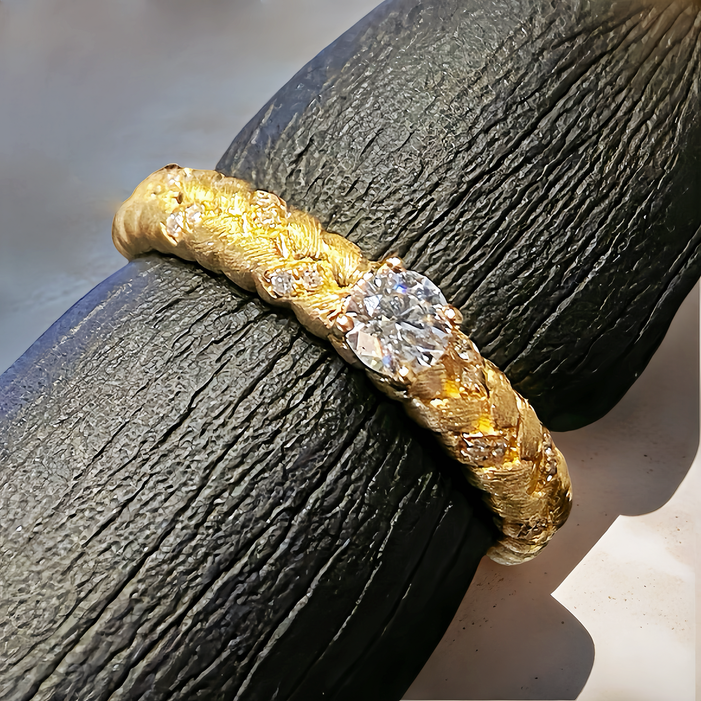 Vintage 18k Gold Diamond Ring (Item No. VT154）