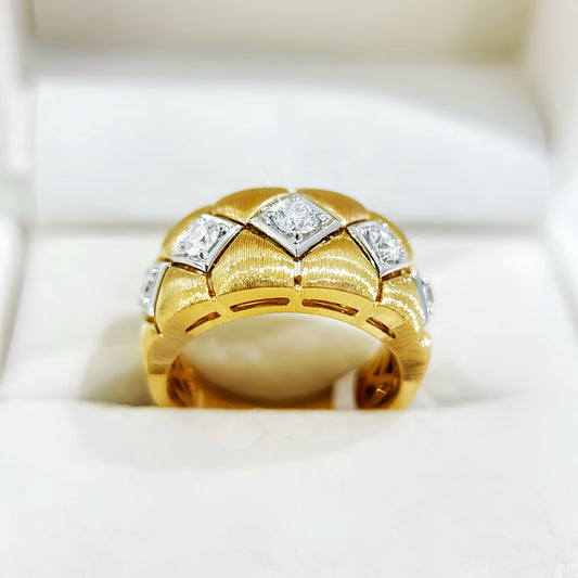 Vintage 18k Gold Diamond Ring (Item No. VT413）