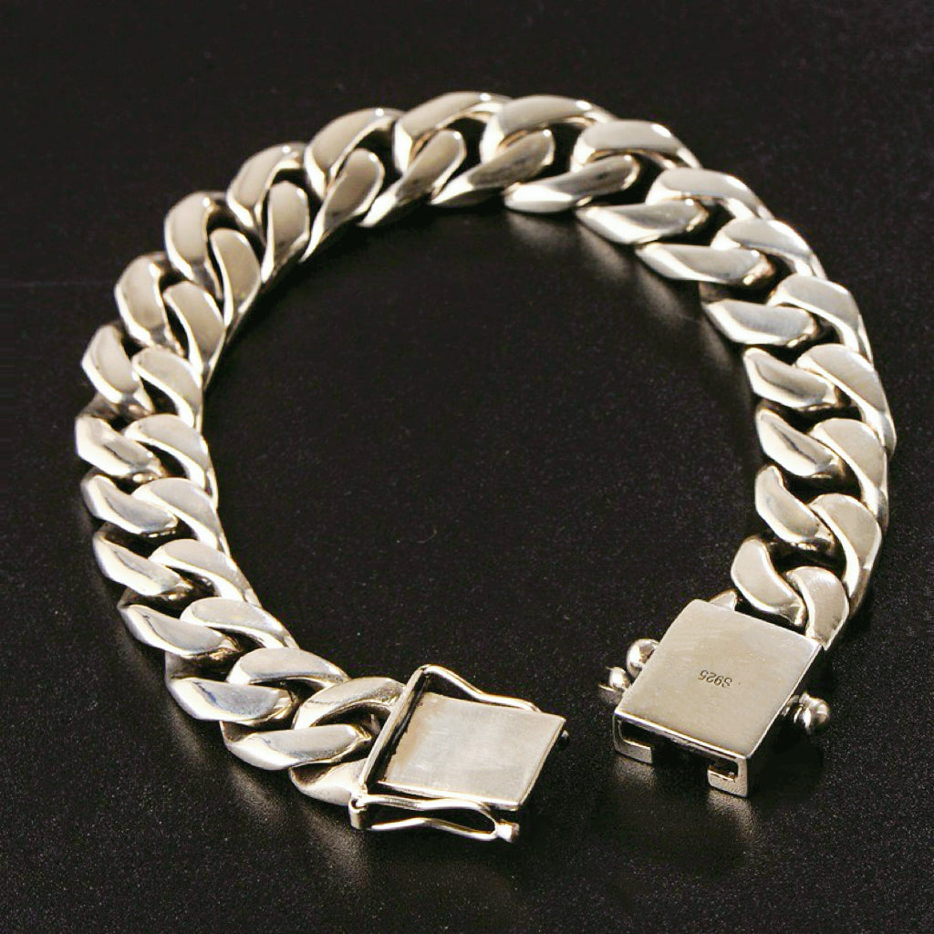 Classy Silver Bracelet (Item No. B0641）
