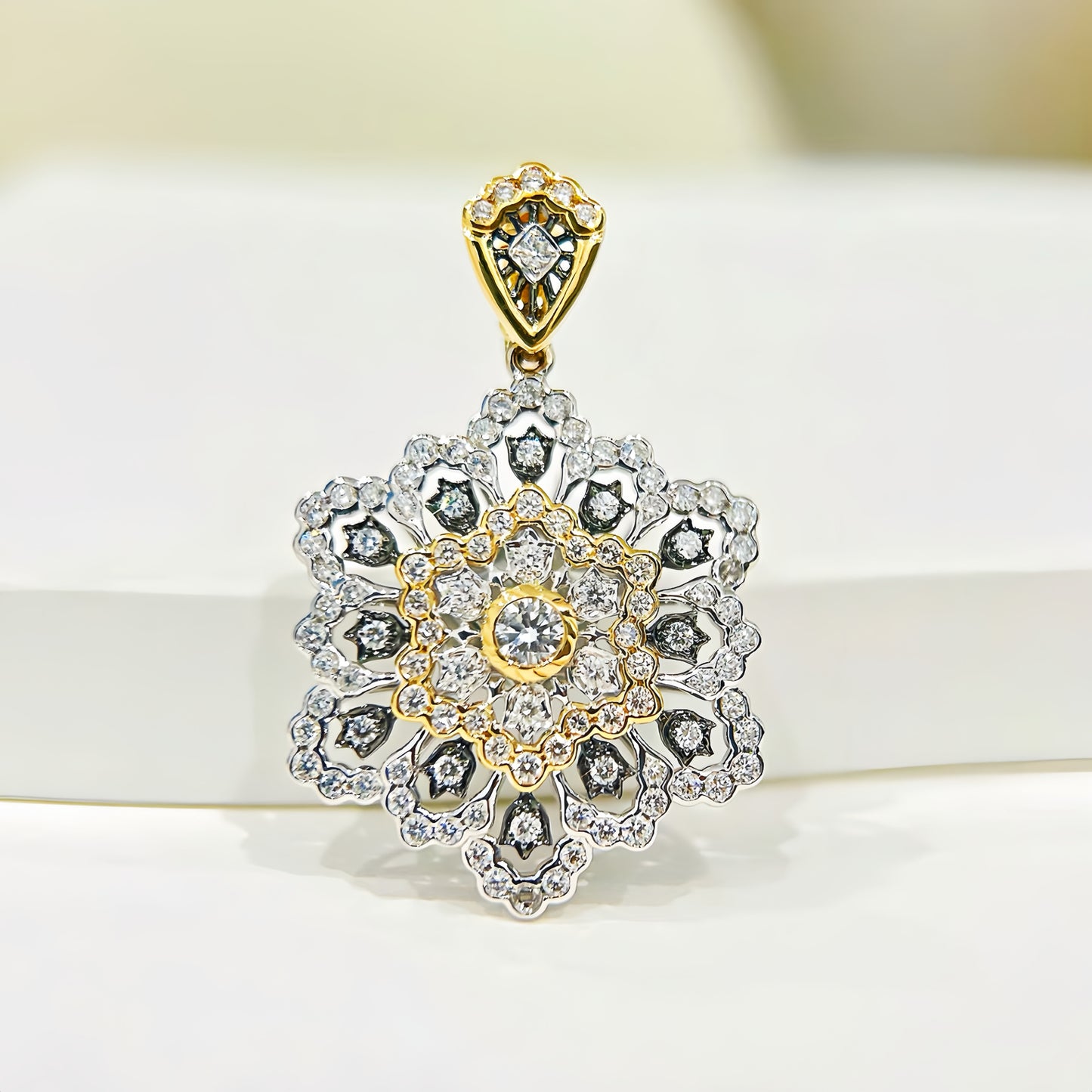 Flower Black Lace Vintage 18k Gold Diamond Pendant (Item No. VT269)