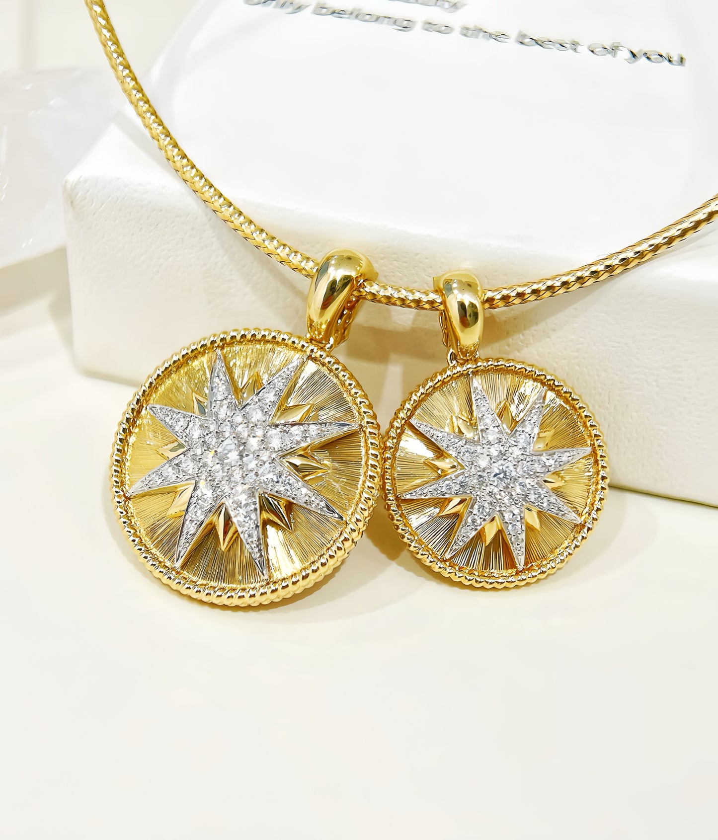 Star 18k Gold Diamond Pendant (Item No. VT383）